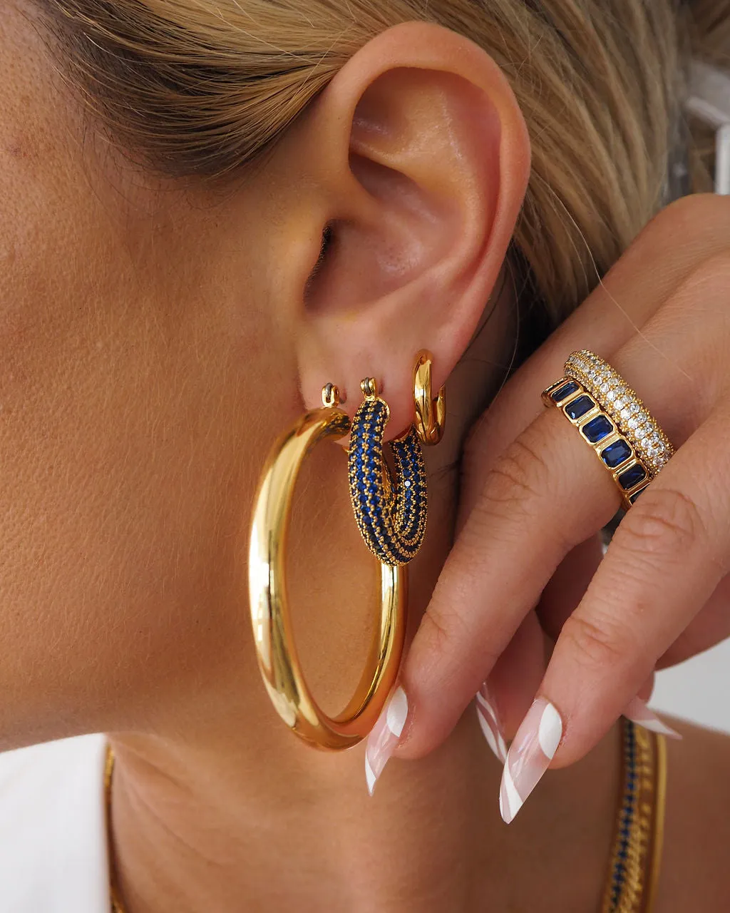 Pave Baby Amalfi Hoops- Blue Sapphire- Gold